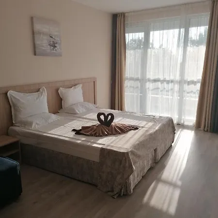 מלון דירות Allure Dobi 4*