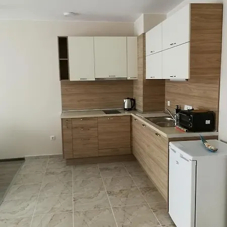 Allure Dobi מלון דירות פרימורסקו